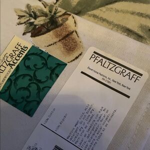 NWT set of 6 Pfaltzgraff nature wood accents Fabric napkins.
